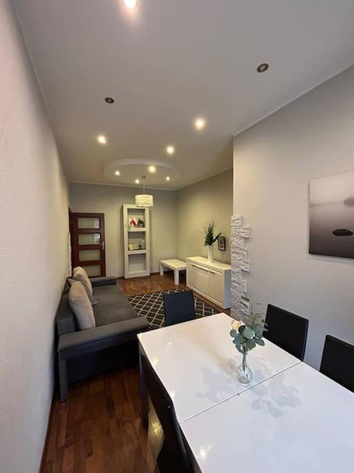Big Apart - Rynek 8 - Nice View - 3 Rooms - 9 People Breslavia Exterior foto
